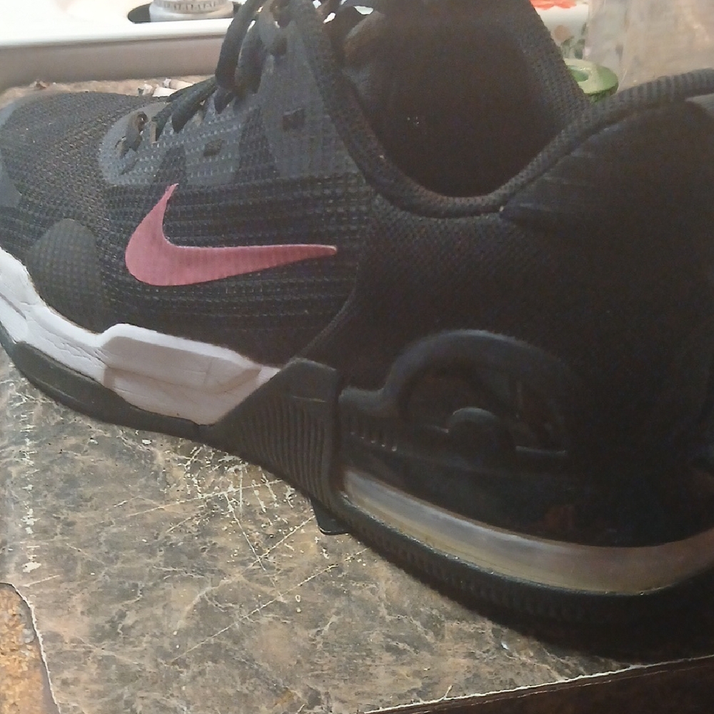 Nike Black and Burgundy Alpha Mx